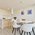 Flori With Sea View Апартаменты *