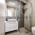 Flori With Sea View Апартаменты *
